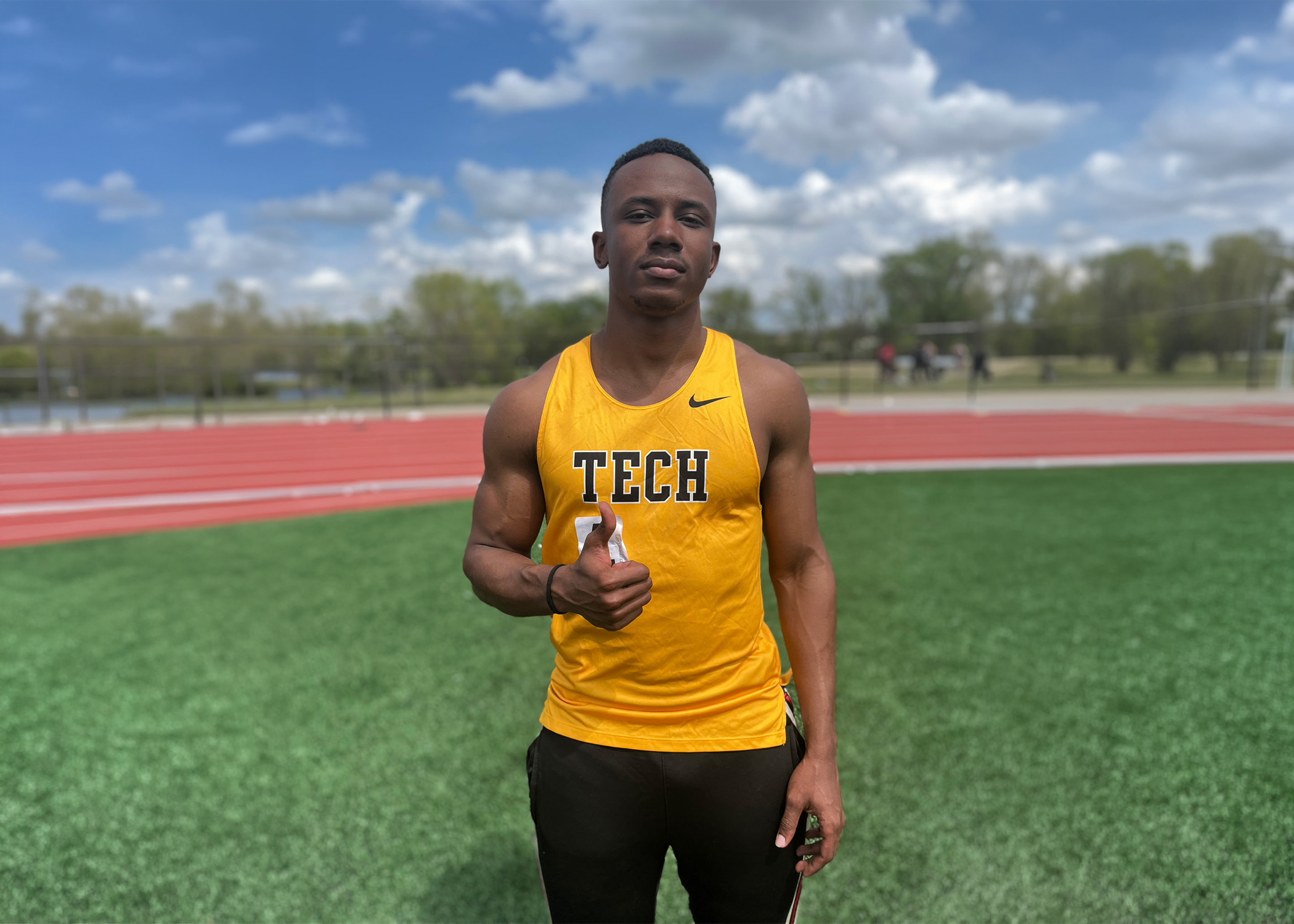Track &amp; Field Break Records at Grizzly Gold Invite