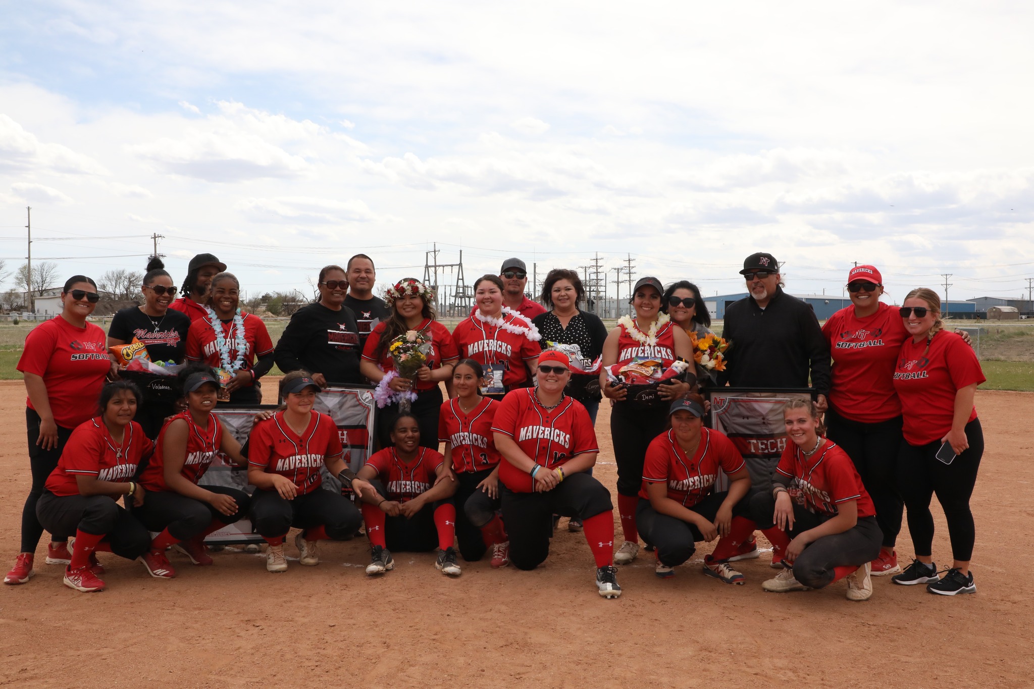 Lady Mavericks Fall to Pratt on Sophomore Day