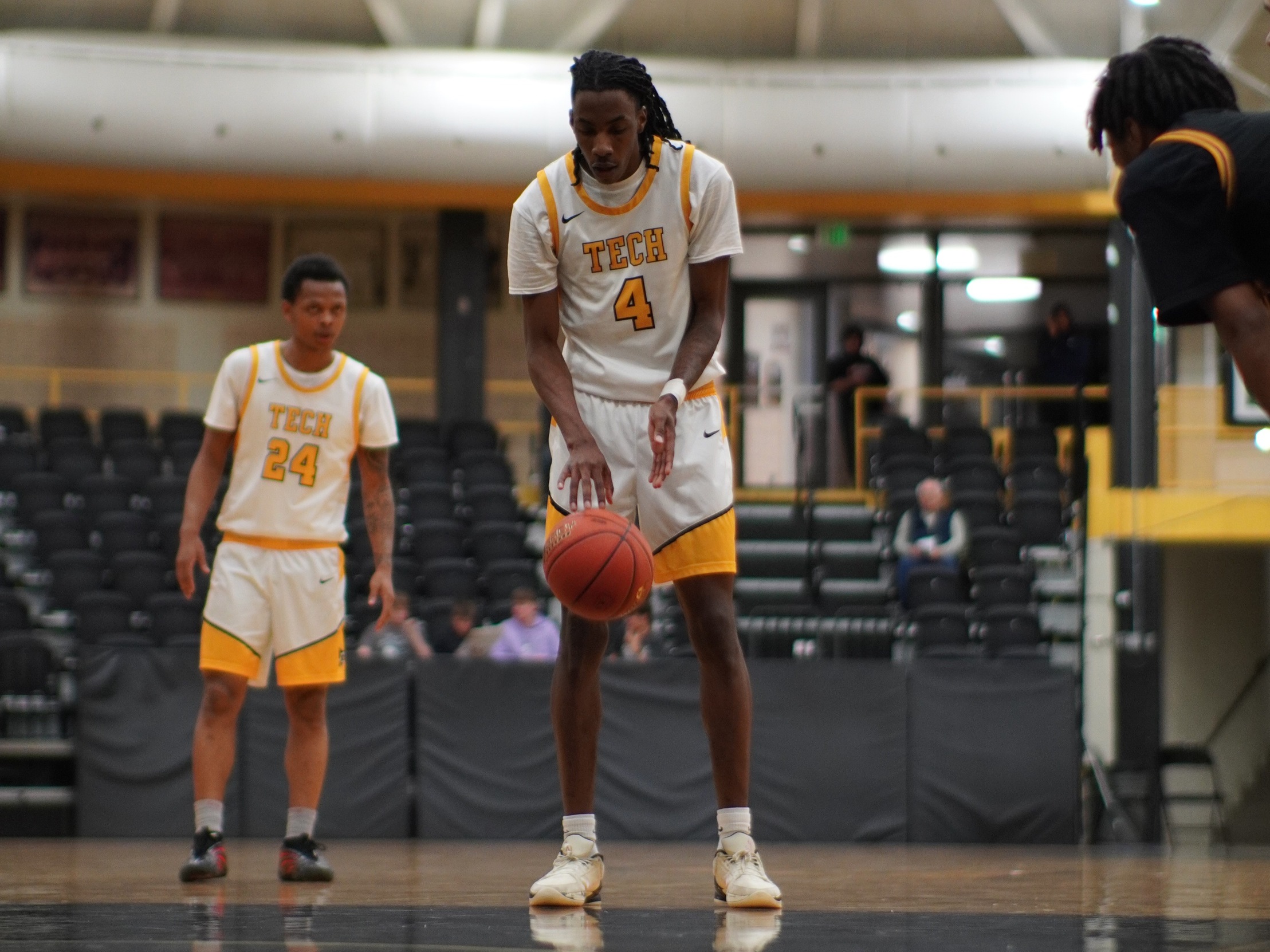 Men's Basketball Fall Short Against Dodge City
